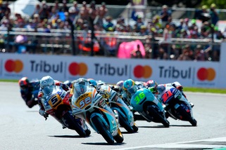 Moto3, Martin conquista la pole