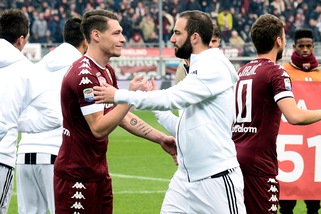 Juventus, Higuain fuori per turnover e problema muscolare