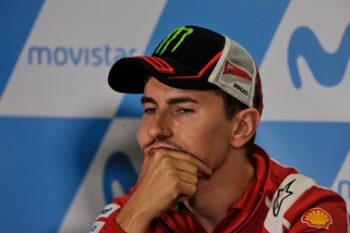 MotoGp Ducati, Lorenzo: «Progressi continui, possibile vincere a Motegi»