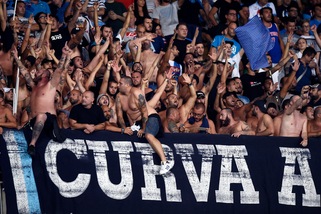Napoli, 30 tifosi del Feyenoord con un biglietto: vietato ingresso allo stadio