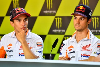 MotoGp: Marquez e Pedrosa, duello sul trattore
