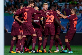 Champions League, al Barça basta un autogol. Gioia Conte al 94', il Psg domina il Bayern