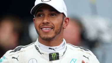 F1 Mercedes, Hamilton ironico: «Auguroni a Vettel»