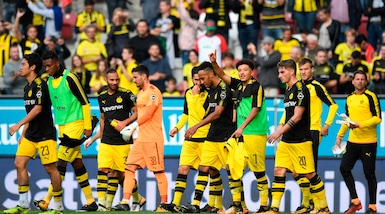 Risultati Bundesliga, Dortmund rimane in testa: 1-2 ad Augusta