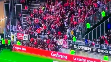 Amiens-Lille, crolla una tribuna: quattro feriti gravi e partita rinviata