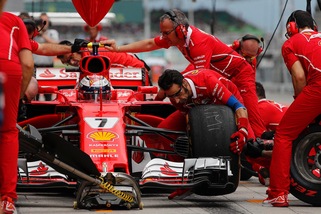 F1 Malesia: Ferrari ko, fuori anche Raikkonen!