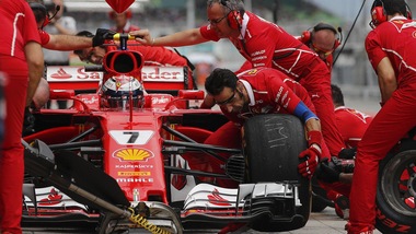 F1 Malesia: Ferrari ko, fuori anche Raikkonen!