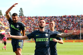 Serie A, l'Inter vola con Brozovic: doppietta e Benevento ko