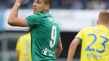Serie A, Simeone non basta alla Fiorentina: vince il Chievo 2-1