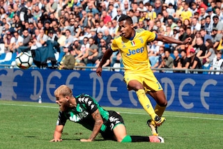 Alex Sandro, penna in mano: pronta la firma da top player con la Juventus