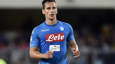 Milik cuore d'oro: paga l'intervento al ginocchio a Nowak