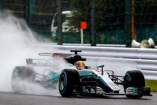 F1 Suzuka, Hamilton: «Sul bagnato qui ho vinto»
