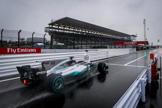 F1 Suzuka: Hamilton in pole, prima fila per Vettel