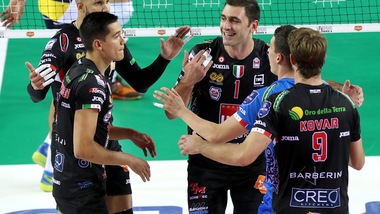 La Cucine Lube Civitanova vince la semifinale. 3-1 a Modena