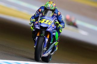 MotoGp Giappone: Rossi fuori pista, è ritiro