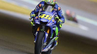 MotoGp Giappone: Rossi fuori pista, è ritiro