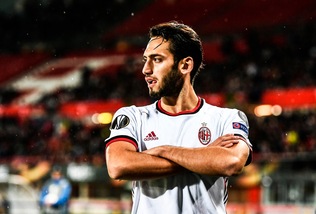 Milan, Calhanoglu: «Appena arrivato in Italia mi hanno rubato tutto»