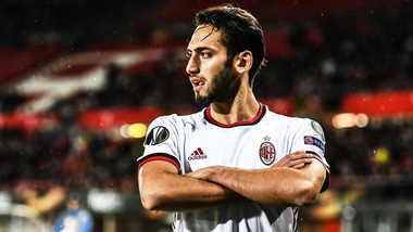 Milan, Calhanoglu: «Appena arrivato in Italia mi hanno rubato tutto»
