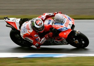 MotoGp, Lorenzo: «Zarco, non stai giocando alla  Playstation!»