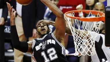 Aldridge piega Minnesota, Belinelli ne mette 20