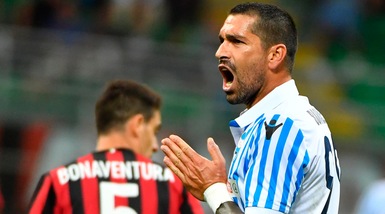 Borriello, da un tifoso allusioni sulla sua vita sessuale. E lui si infuria