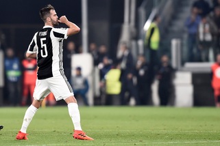 Pjanic: «Voglio una Juventus più sicura. Dybala? Sulle punizioni lo batto»