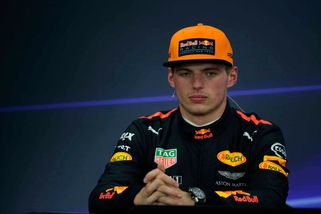 F1, Verstappen con la Red Bull per altri tre anni