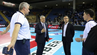 Malore in tribuna, Lube Civitanova - Bunge Ravenna rinviata