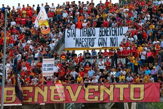 Serie A Benevento, la delusione dei tifosi: «Noi barzelletta d'Europa»