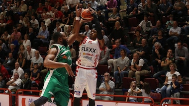 Basket Serie A, tegola per Pistoia: McGee finisce sotto i ferri