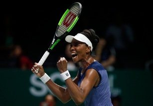 Wta Finals, Venus Williams batte la Muguruza ed è in semifinale