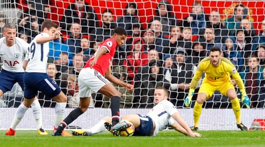 Premier League: festa United con Martial, il City è all'ottava vittoria di fila. Conte ok