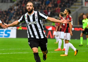 Juventus, Higuain scrive un altro pezzo di storia: 100 (e poi 101) gol in Serie A