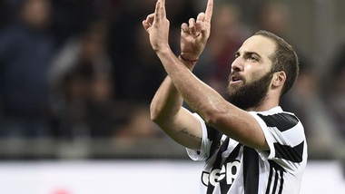 Juventus, un Pipita 101 e lode: Higuain abbatte il Milan e zittisce San Siro