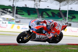 MotoGp Malesia, Dovizioso primo nel warm up. Rossi 3°
