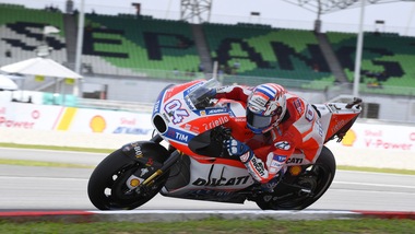 MotoGp Malesia, Dovizioso primo nel warm up. Rossi 3°