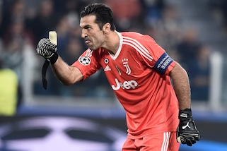 Juventus, Buffon asciuga le lacrime e va a caccia di altri due record da leggenda