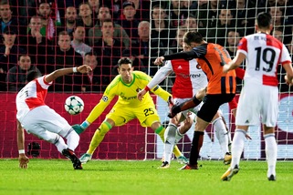 Champions, scontri tra i tifosi di Shakhtar e Feyenoord: 52 fermati