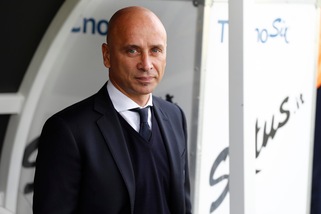 Serie B Novara, Corini: «Non ci sono favoriti nel derby»