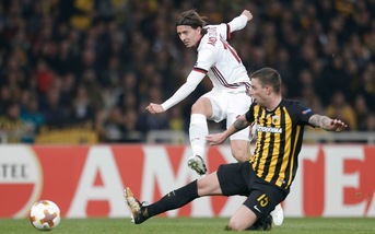 Europa League, Aek Atene-Milan 0-0: palo di Montolivo e tanta noia