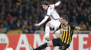 Europa League, Aek Atene-Milan 0-0: palo di Montolivo e tanta noia