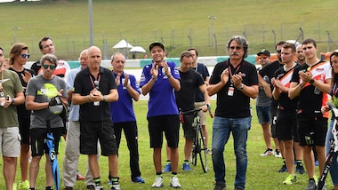 MotoGp, il guanto di Simoncelli torna a casa