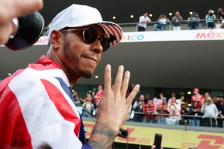 F1: Mercedes, negoziati in corso con Hamilton