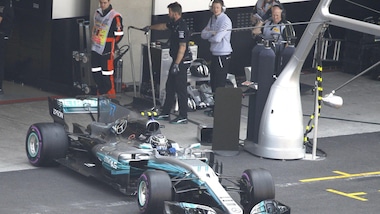 F1 Mercedes, Bottas: «Hamilton ha lavorato duramente»