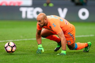 Serie A Napoli, il padre di Reina: «Infortunio? Ci pensa la Spagna»