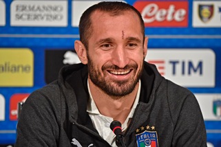 Parola alla difesa, Chiellini: «Italia, torna alle origini»