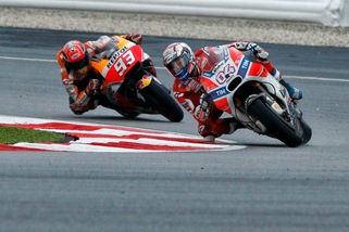 MotoGp, Valencia: Iannone più veloce in prime libere, Dovizioso precede Marquez