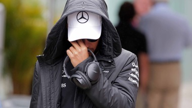 F1 Gp Brasile, Hamilton: «Uomini armati hanno rapinato il mio team»