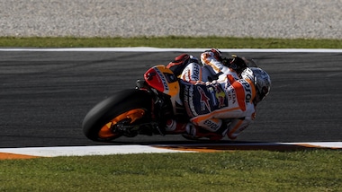 MotoGp, Valencia: pole a Marquez, Dovizioso solo nono