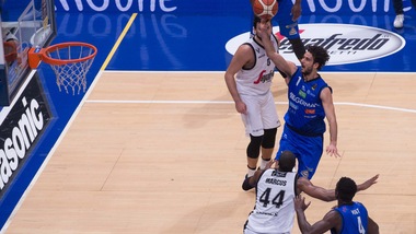 Luca Vitali gela Bologna, Brescia alla settima di fila